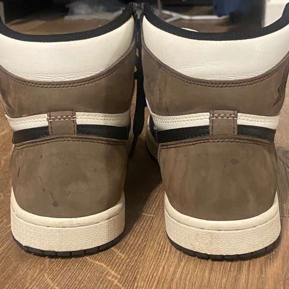 Air Jordan 1 dark mocha